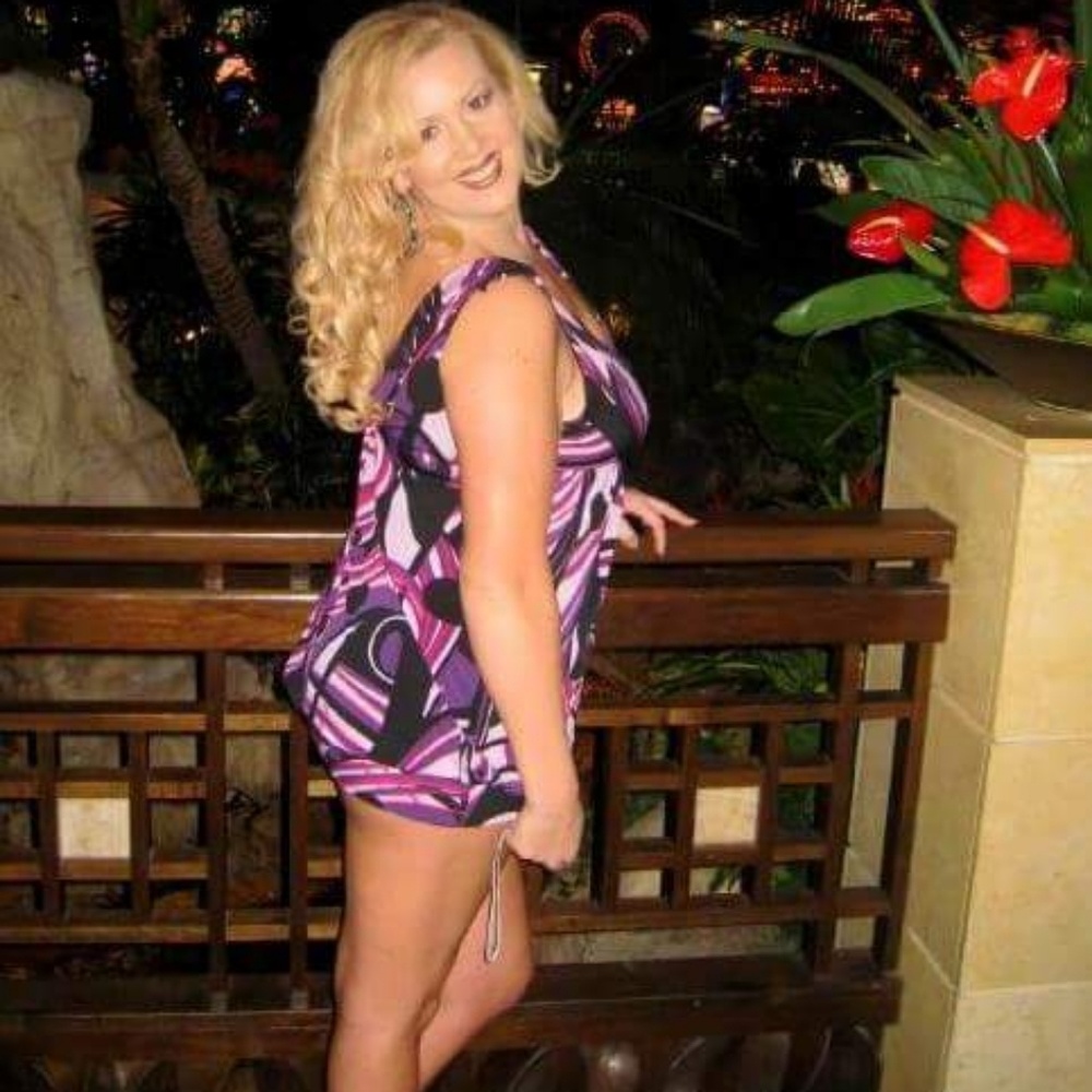 Blush short dress. Size Medium.
